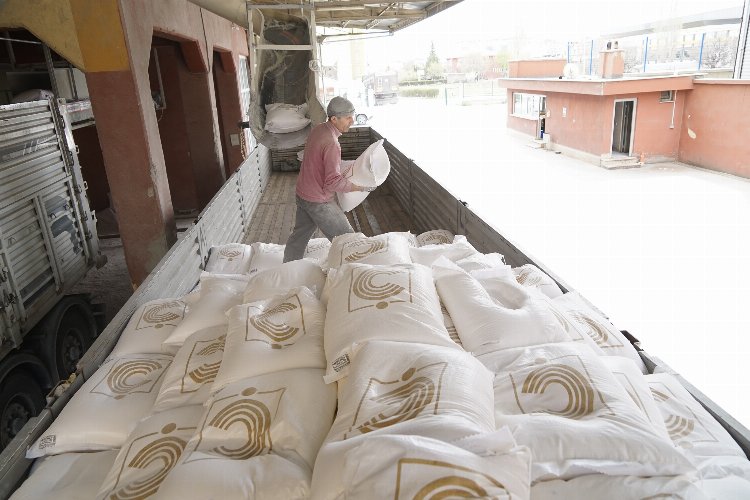 Konya, Kahramanmaraş'a 300 ton un gönderiyor