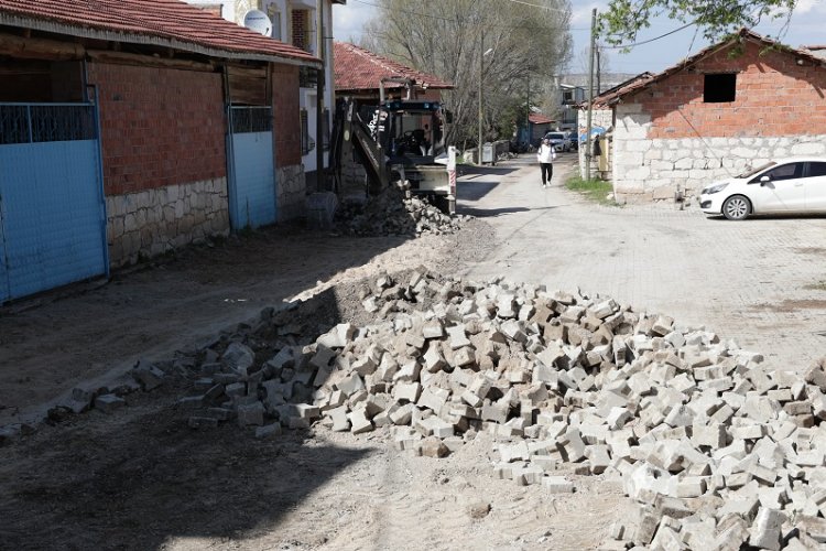 Kütahya Zığra'ya kilit taş