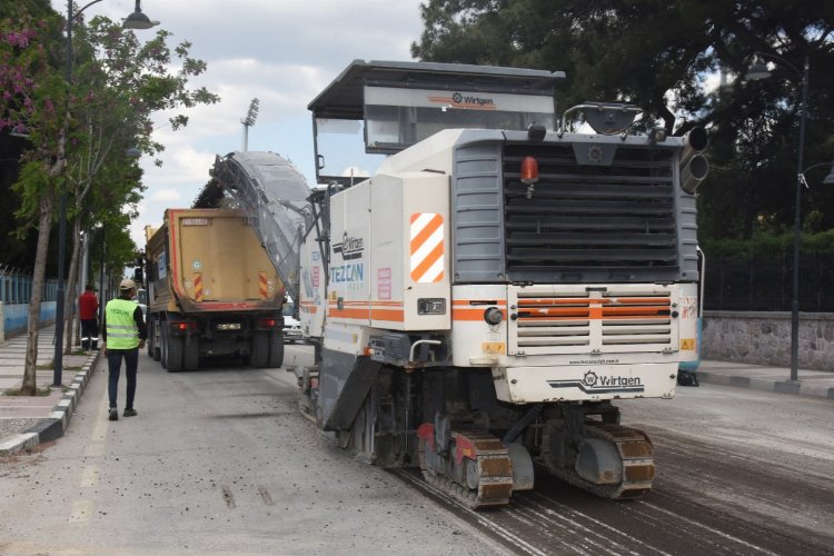 Manisa Şehzadeler'de asfalt yenileme