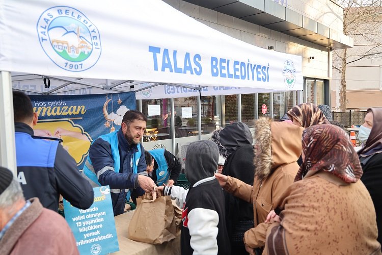 Talas'ta “Biz pişirelim, siz ulaştırın" gönüllere dokunuyor