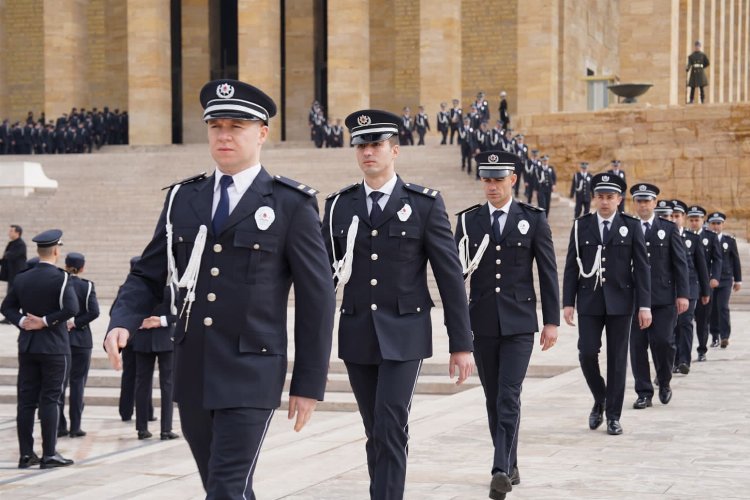 Türk Polis Teşkilatı Ata'nın huzurunda