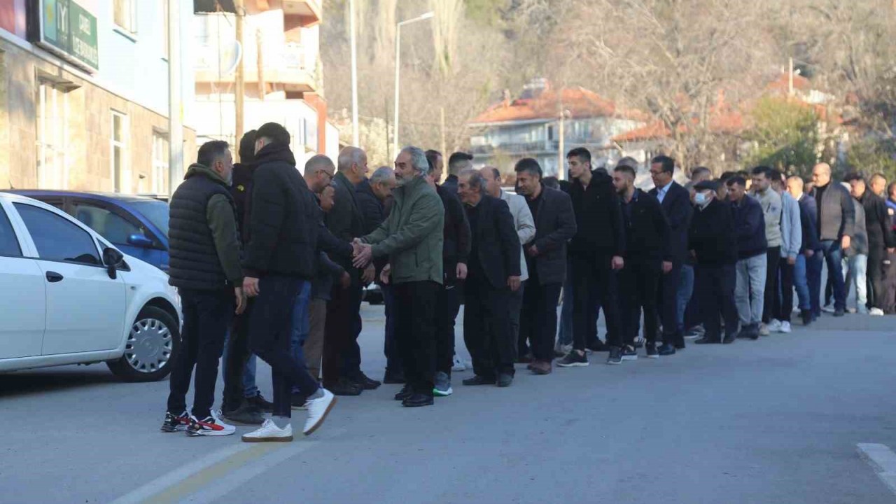 500 yıllık bayramlaşma zinciri bu yılda devam etti