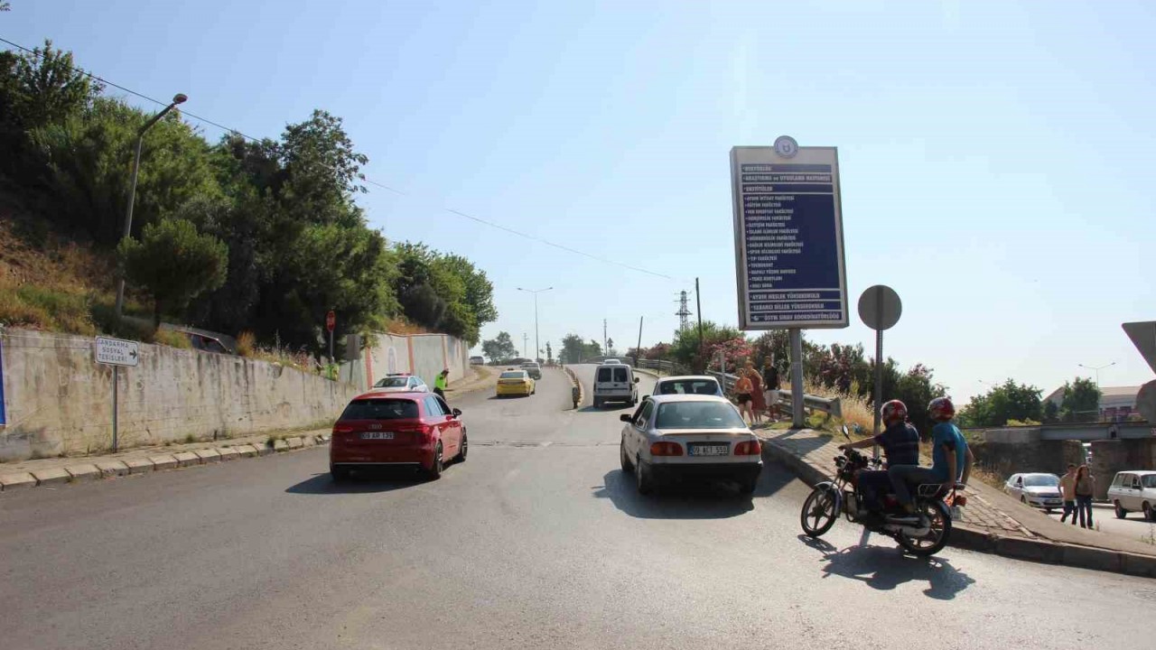 ADÜ hastane yolu vatandaşı bezdiriyor