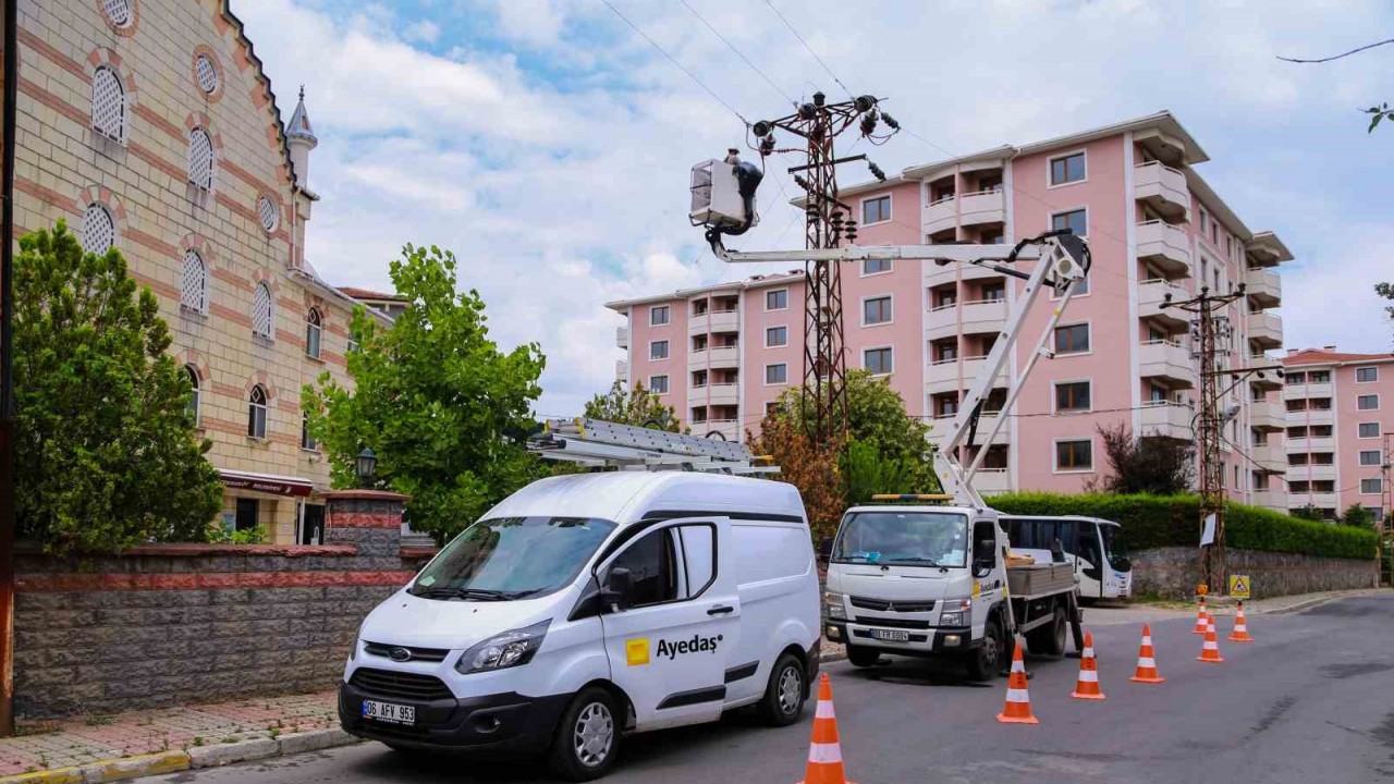 AYEDAŞ Anadolu Yakası’nı bakım ve yatırımlarıyla aydınlattı