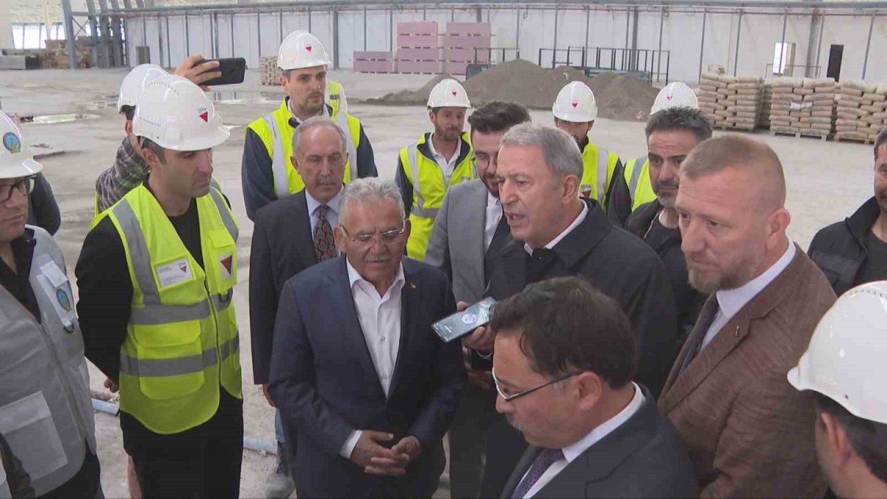 Bakan Akar’dan Kayseri Havalimanı Yeni Terminal Binası inşaatında inceleme