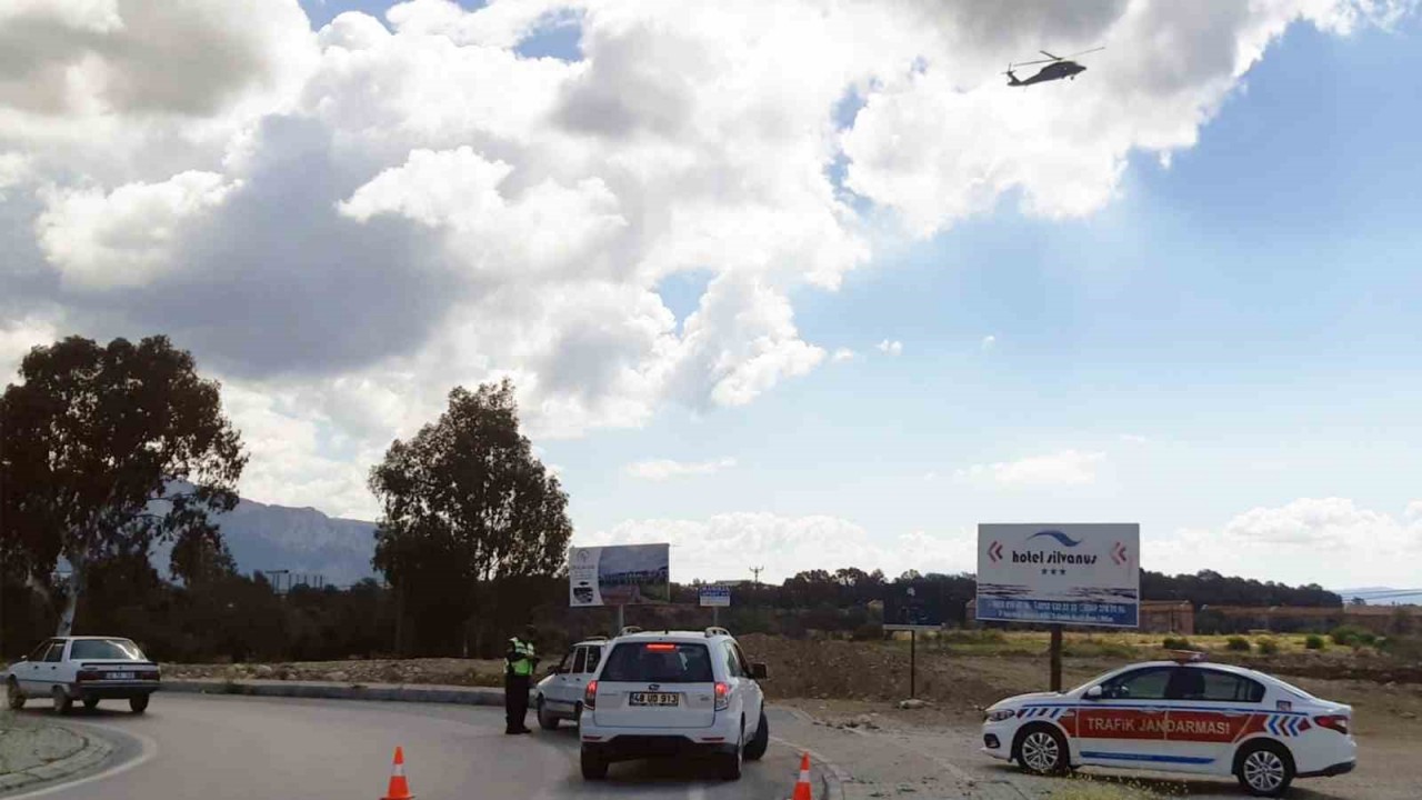 Bayram tatili öncesi Jandarmadan helikopterli trafik denetim