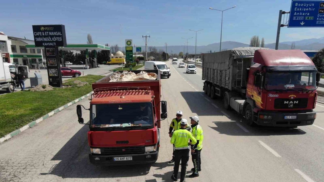 Bursa polisinden dronlu bayram denetimi