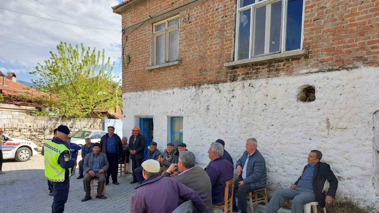 Çine’de traktör sürücüleri bilgilendirildi