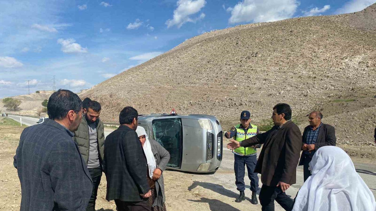 Erzincan’da trafik kazası: 2 yaralı