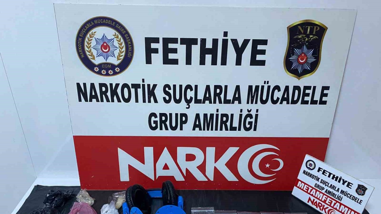 Fethiye’de kulaklık içine saklanmış uyuşturucu yakalandı