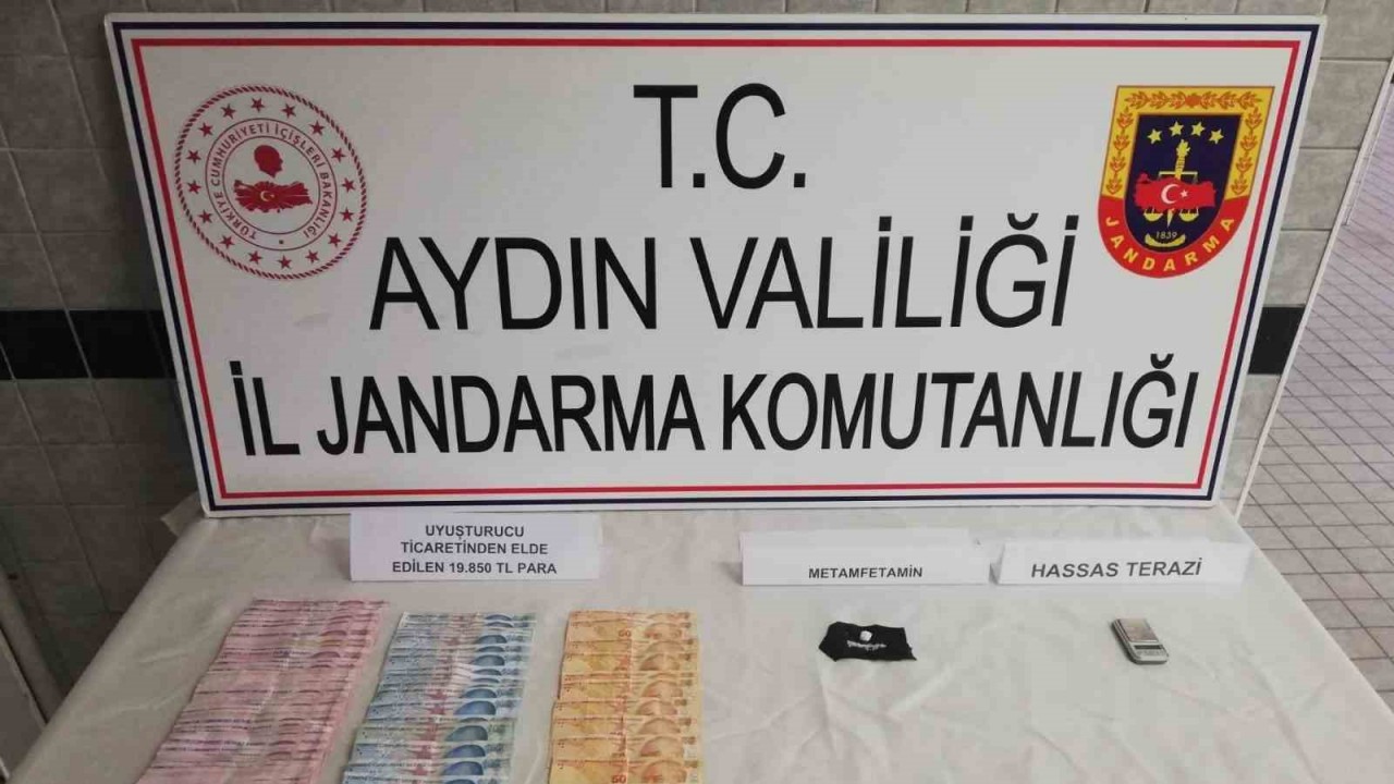 Jandarma torbacılara geçit vermiyor: 2 gözaltı