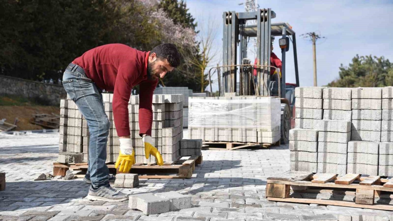 Karesi Belediyesi’nden 468 bin metrekare parke taşı