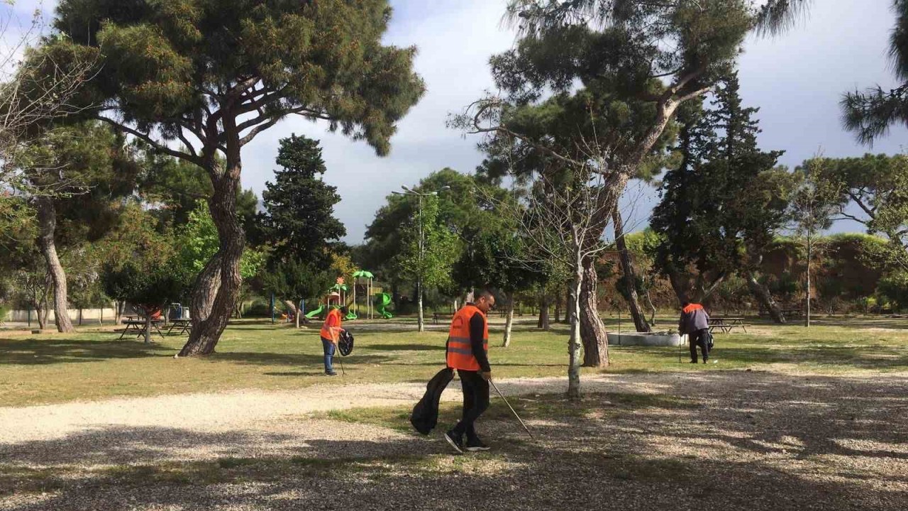 Kemer’de bayram temizliği