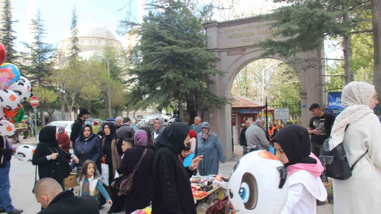 Konya’da mezarlıklarda bayram yoğunluğu