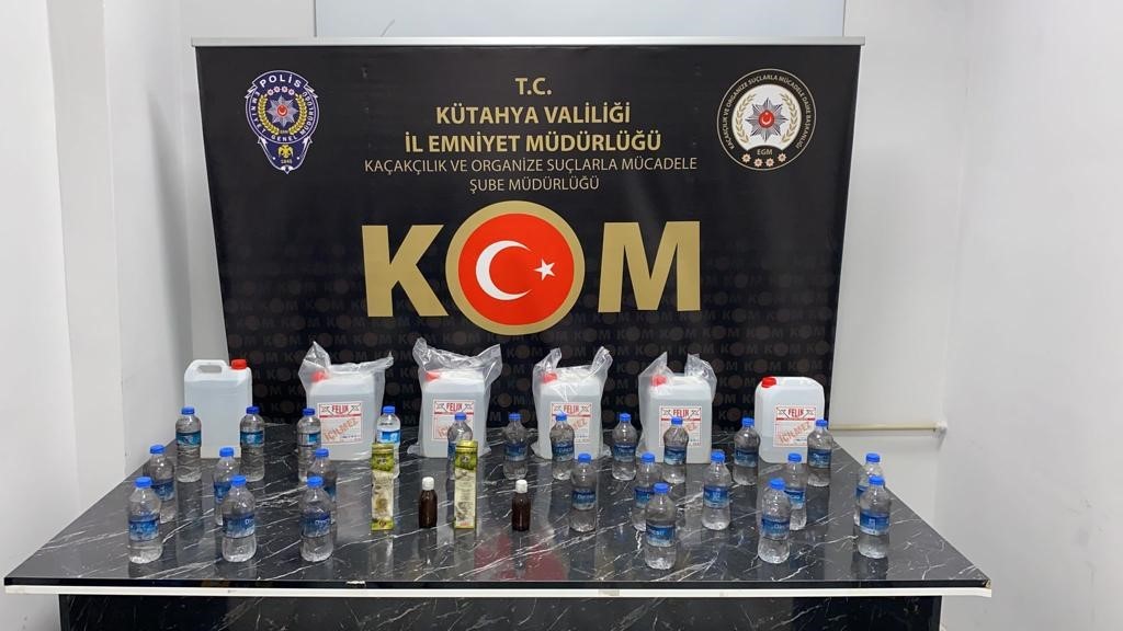 Kütahya’da 26 litre kaçak alkollü içki ve etil alkol ele geçirildi