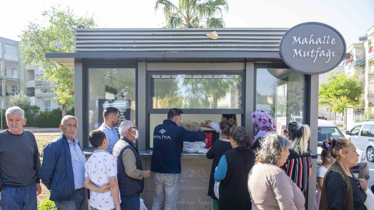 Mahalle mutfakları yeniden Mersinlilerin hizmetinde