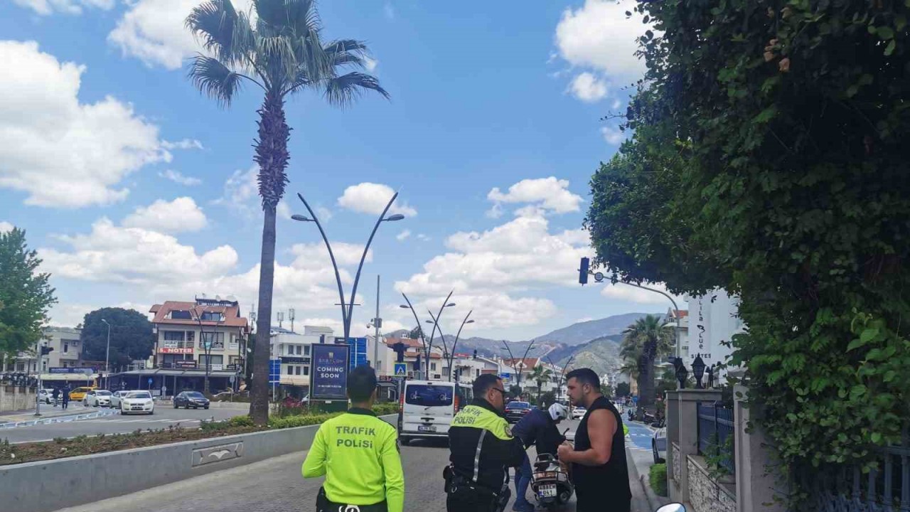 Marmaris’te trafik uygulamaları devam ediyor