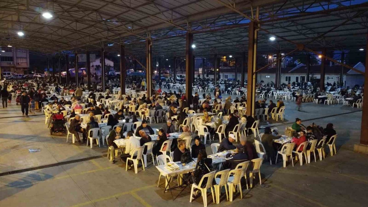 Nazilli’de son iftar programı Turan Mahallesi’nde gerçekleştirildi