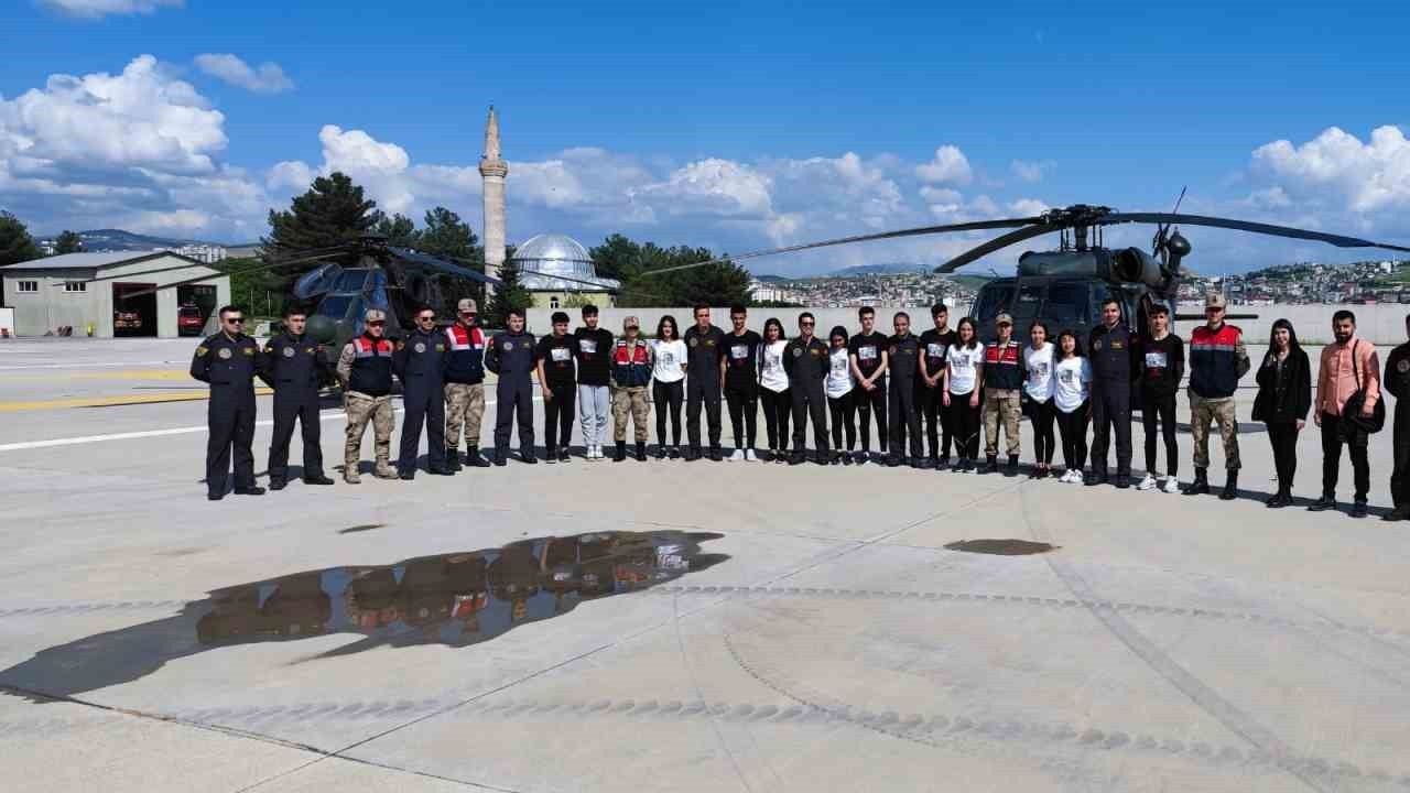 Siirt’te Dünya Pilotlar Günü’nde öğrencilere özel gösteri