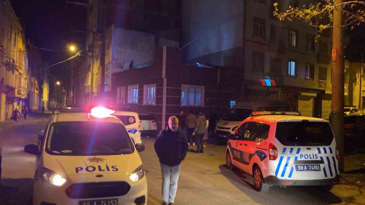 Silah sesleri polisi harekete geçirdi, çatı katından cephanelik çıktı: 11 gözaltı