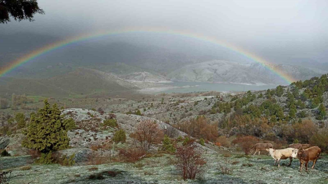 Sivas’ta yağmur sonrası gökkuşağı şöleni