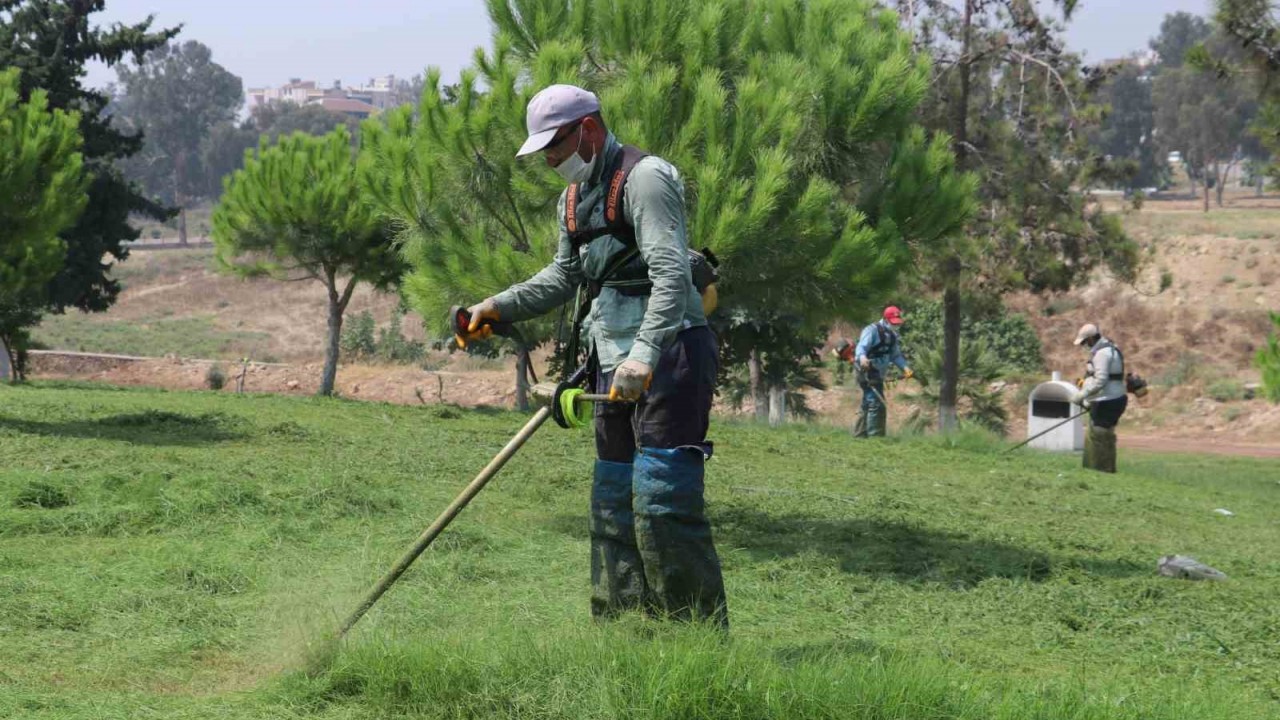 Toroslar’da park ve yeşil alanlar yaza hazırlanıyor