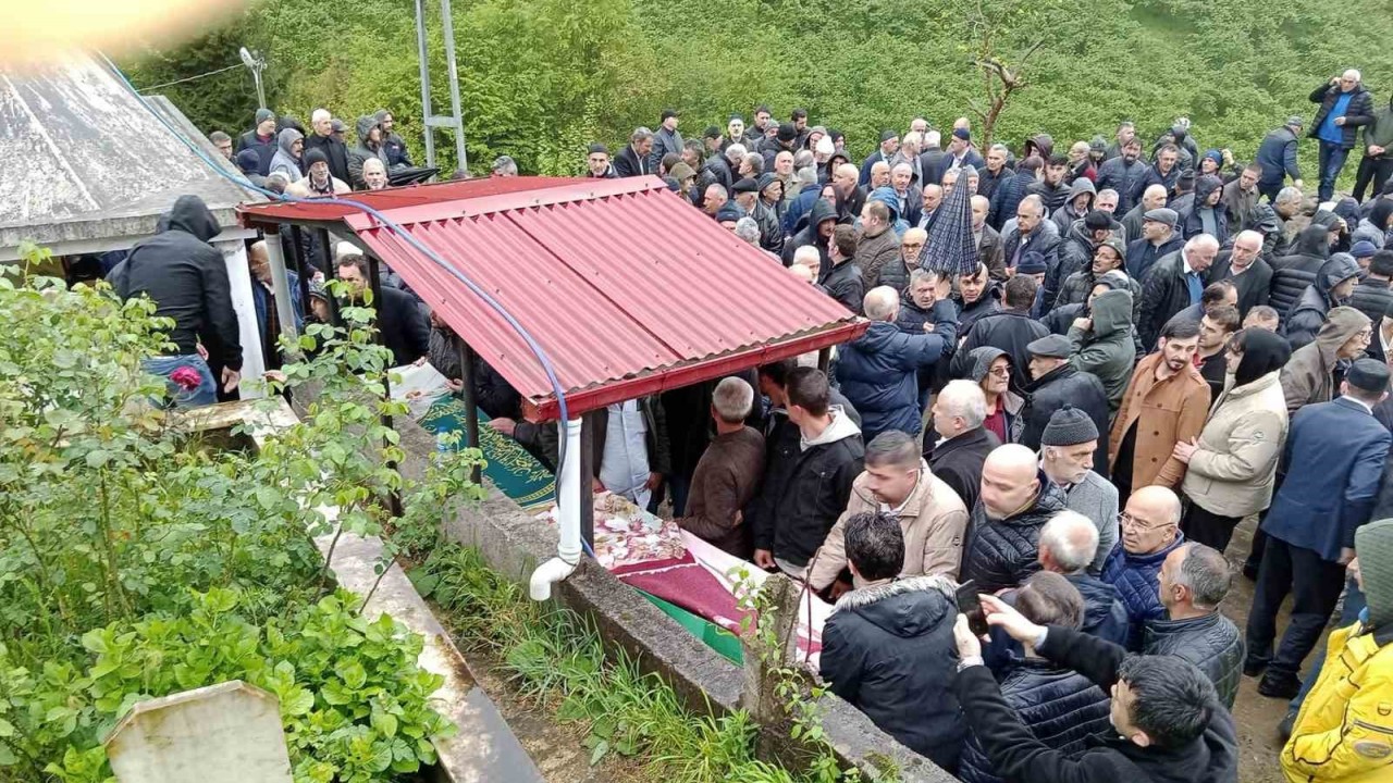 Trafik kazasında hayatını kaybeden eltiler toprağa verildi