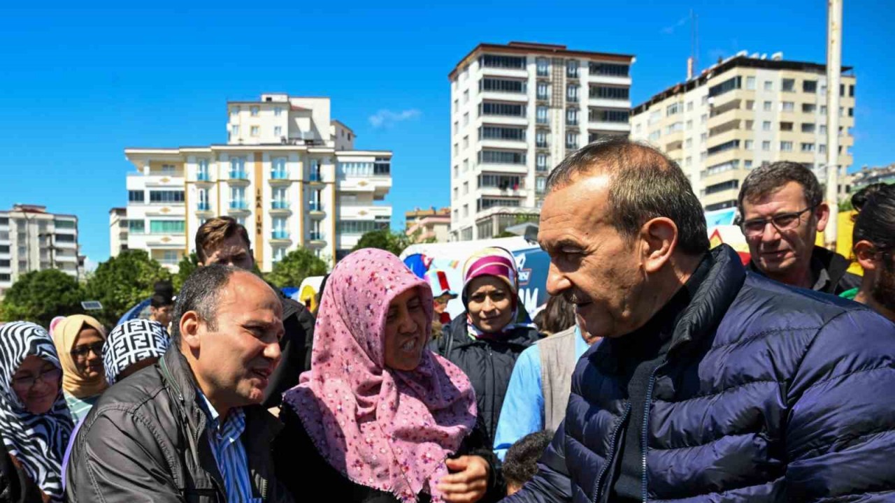 Vali Yavuz, deprem zamanında olduğu gibi bayramın ilk gününde de Kahramanmaraş’ta