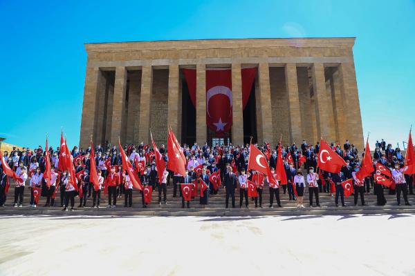 19 Mayıs Atatürk'ü Anma, Gençlik ve Spor Bayramı tüm yurtta kutlanıyor