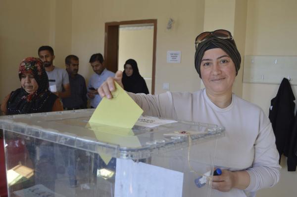 Adıyaman'da oy verme işlemi başladı