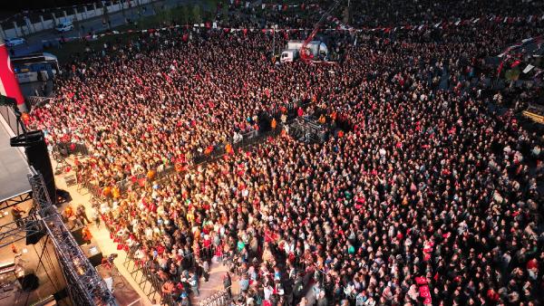 Ankara'da '19 Mayıs' coşkusu; Sıla ve Ceza konser verdi