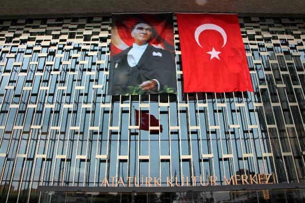 Atatürk Kültür Merkezi'nde 19 Mayıs coşkusu