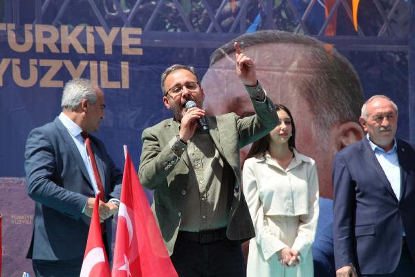 Bakan Kasapoğlu, İzmir Balık Hali'ni ziyaret etti (2)