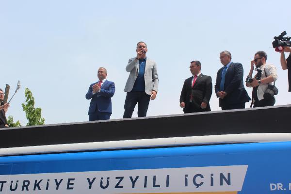 Bakan Kasapoğlu'ndan memleketi Kula'da esnaf ziyareti (2)