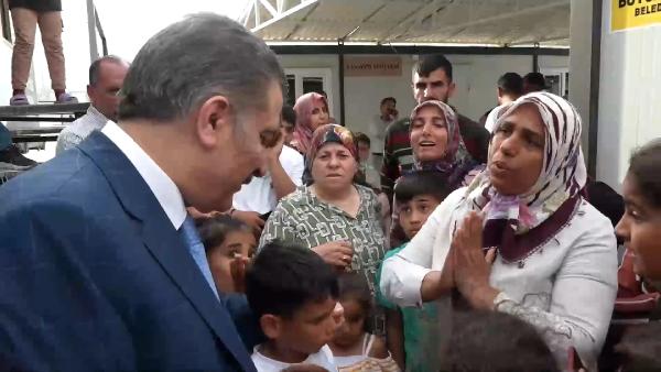 Bakan Koca, Hatay'da yapımı süren devlet hastanesi inşaatlarını inceledi