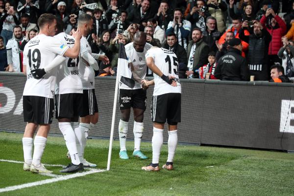 Beşiktaş, Adana Demirspor deplasmanında (YENİDEN)