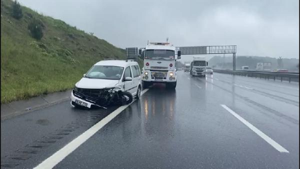 Çekmeköy'de 7 aracın karıştığı zincirleme kaza 