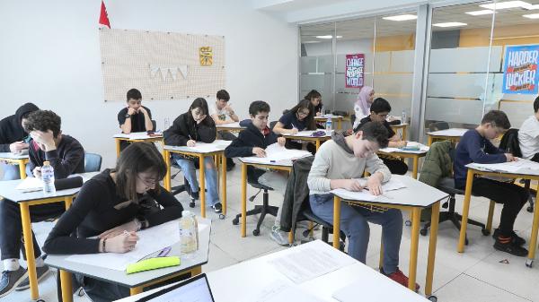 Demirören Medya ve Teknoloji Mesleki ve Teknik Anadolu Lisesi’nden bilim olimpiyatlarına ev sahipliği