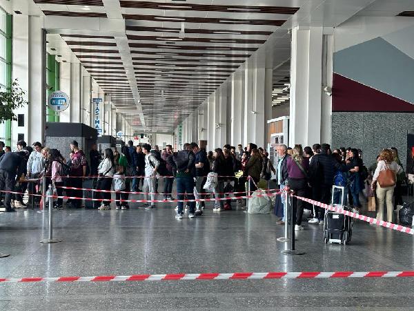 Depremzedeler, sandığa gitmek için AŞTİ'de yoğunluk oluşturdu