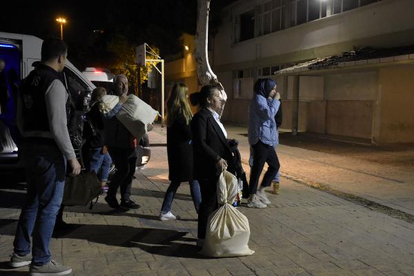 (Ek fotoğraf)İstanbul'da ilçe seçim kurullarına oylar getirilmeye başlandı