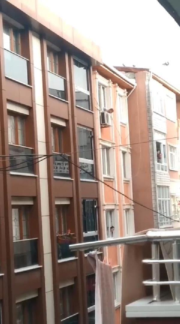 Esenler'de eşi ile oğlunu öldürdü; Polise not atıp intihar girişimde bulundu