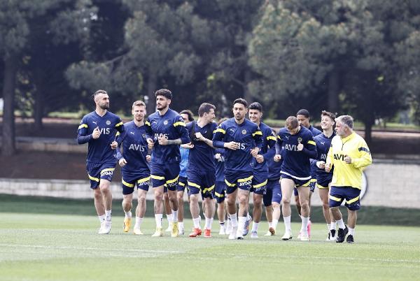 Fenerbahçe, Sivasspor mesaisine devam etti