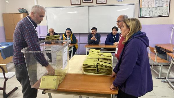 (Fotoğraflar) Oy kullanımı tamamlandı, sandıklar kapandı