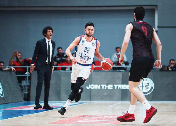 Gaziantep Basketbol - Anadolu Efes: 82-106