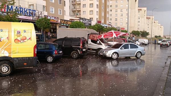 Gaziantep’te dolu ve sağanak etkili oldu