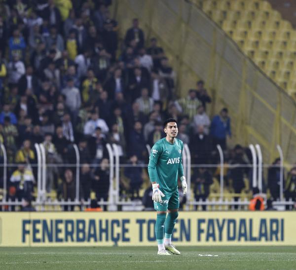 İrfan Can Eğribayat bonservisiyle Fenerbahçe’de