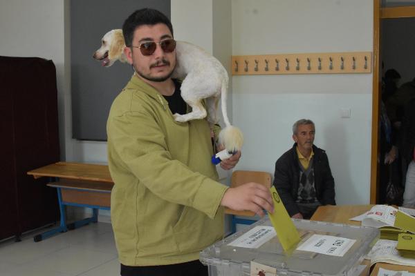 Karadeniz'de oy kullanma işlemi başladı /Ek fotoğraflar