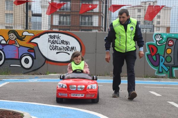 Kartal’da çocuklara Trafik Haftası’na özel eğitim