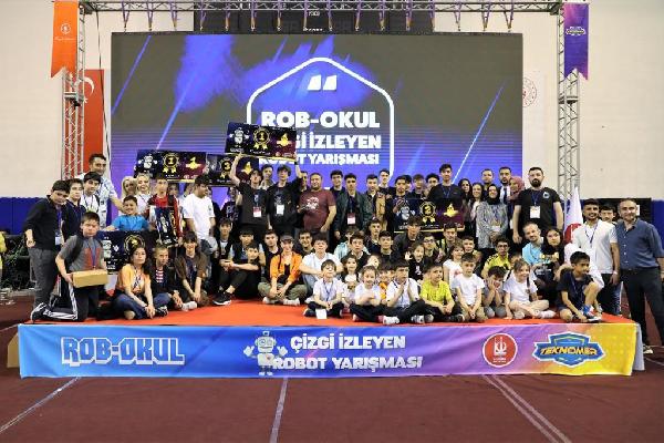 Keçiören’deki robot yarışmasında 100 bin TL’lik ödül sahiplerini buldu