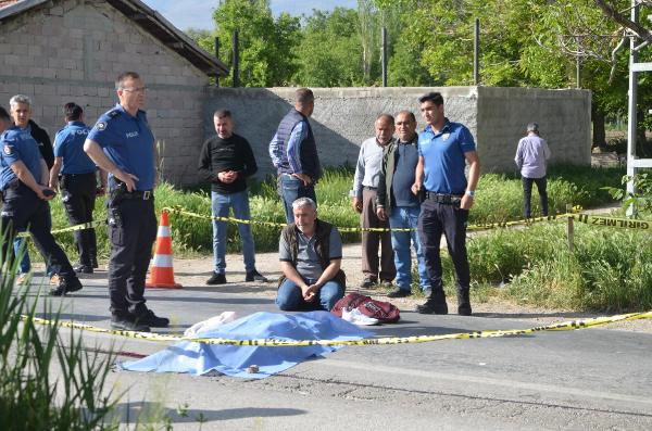 Konya'da midibüs ile çarpışan motosikletteki 2 liseli öldü